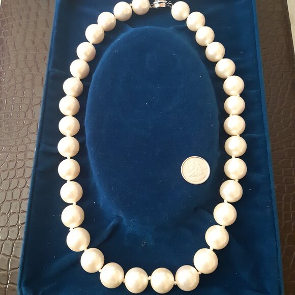 Camrose & Kross 20 Inch Faux Pearl Necklace In Original Case, Vintage - Picture 13 of 13